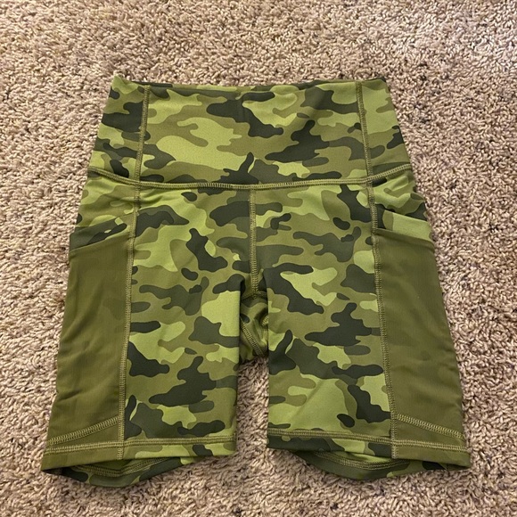 Fabletics Shorts - Picture 1 of 2
